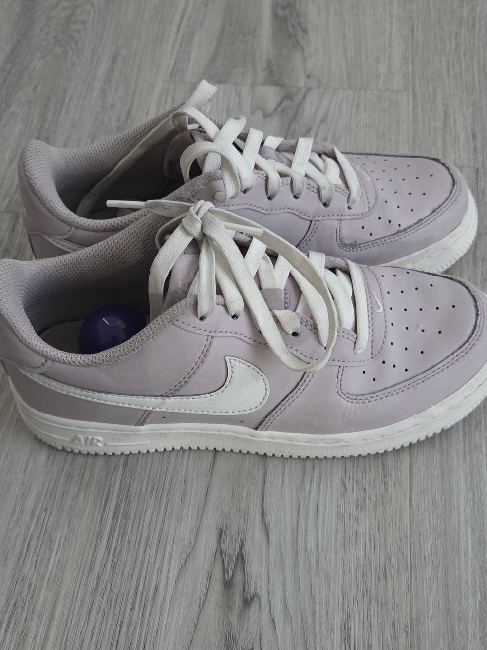 Nike Women’s Low-Top Sneakers in Pale Lavender with White Swoosh
